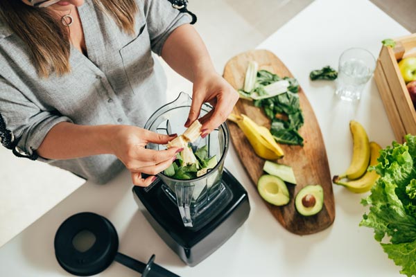 Making Healthy Smoothie